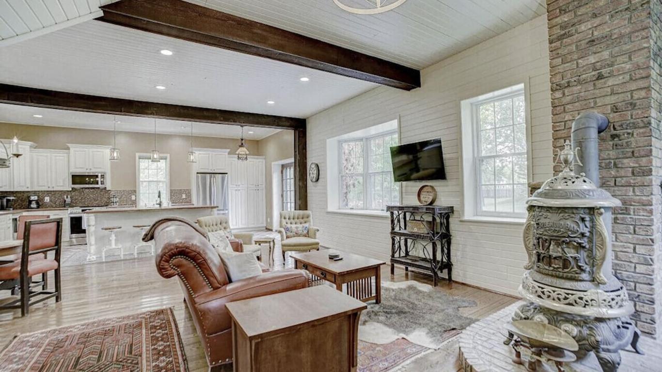 James Mulvey Carriage House Inn