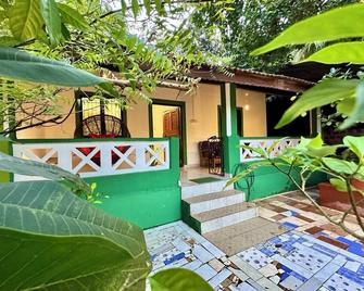 Charming 1-bedroom house in tranquil Canacona with WiFi, AC - Canacona