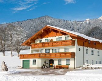 Double room with balcony to the Dachstein - Appartements Pernerhof - Ramsau am Dachstein - Gebäude