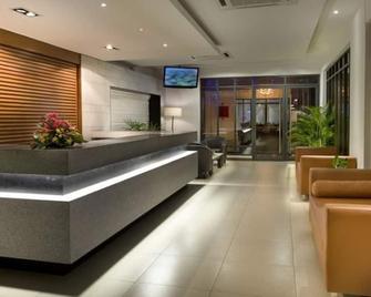 Gloria Swiss Hotel & Apartment Sandakan - Sandakan - Front desk