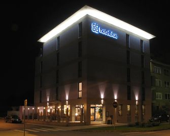 伯拉第斯拉瓦布魯酒店 - 布拉提斯拉瓦 - 建築