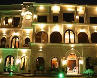 Hotel Kings Retreat - Patiala - Gebäude