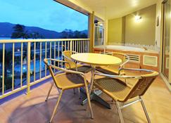 At Boathaven Bay Holiday Apartments - Airlie Beach - Balcony
