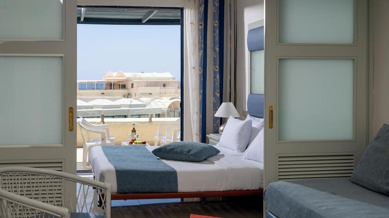 Mare Blue Hotel
