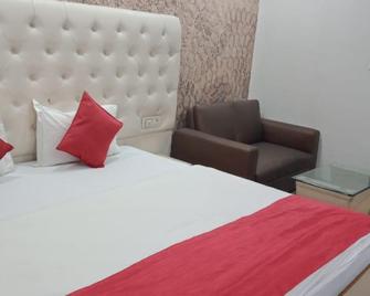 OYO 7636 Hotel Kaushalya Residency - Rudrapur - Habitación