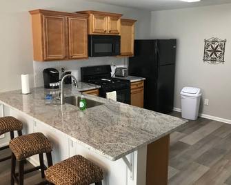 South Canton - Whole Home - Extended Stay - Canton - Kitchen