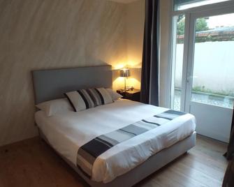 Logis Hôtel Saint Martin - Orléans - Phòng ngủ