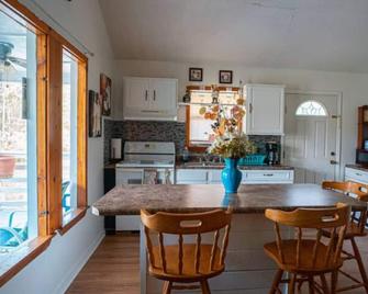 Waterfront Vacation Rental - Bay Saint Louis - Dining room