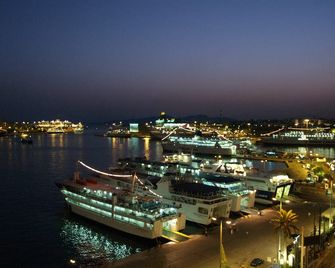 Savoy Hotel - Pireo - Vista esterna