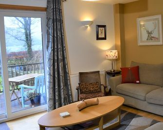 Driftwood Cottage between Glencoe and Fort William beautiful country side - Ballachulish - Wohnzimmer