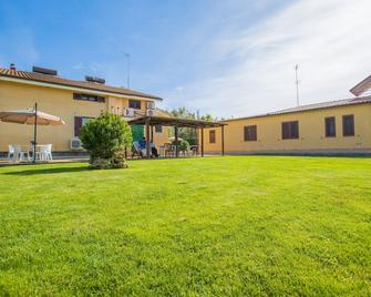 B&B in the quiet countryside of Alghero - Santa Maria la Palma - Edificio