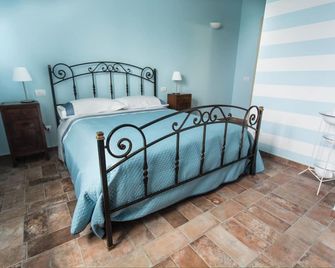 double room with additional bed - Montenero d'Orcia