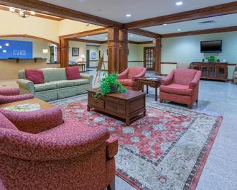 Holiday Inn Express & Suites Lexington Nw-The Vineyard - Lexington - Lobby
