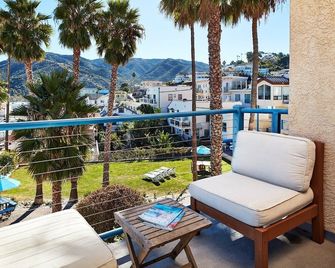 Prime Location: 2 Charming Rooms Near Descanso Beach – 9 Min Walk to Shore - Avalon - Μπαλκόνι