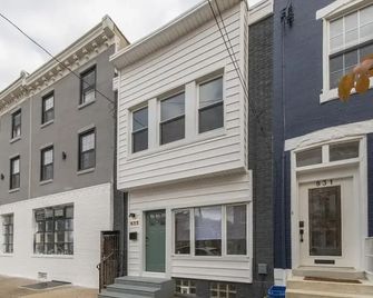 Modern & Comfy - 5 - Location Game Room - Filadelfia - Edificio