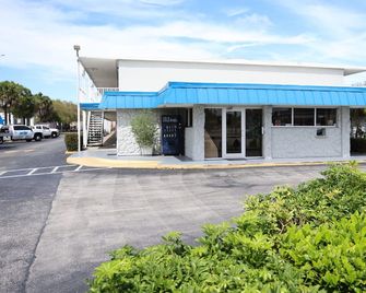 Crossroads Inn - Fort Pierce - Budynek