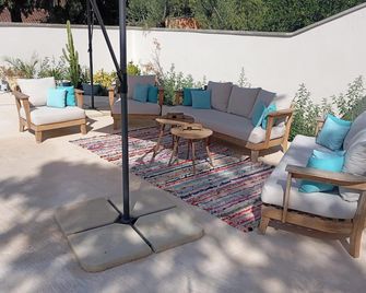 Studio avec piscine - Nimes - Patio