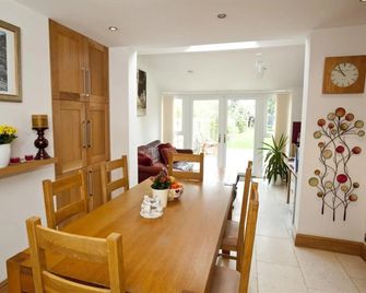 Rosa's Bed and Breakfast - Cambridge - Ruokailuhuone