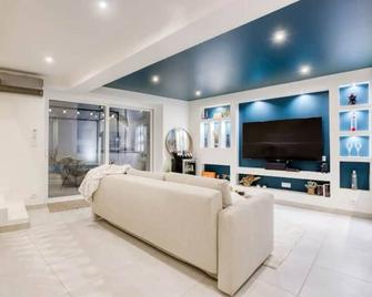 Swim&Chill By Weloveyou - Cormeilles-en-Parisis - Salon