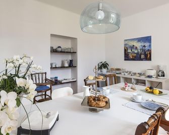 B&B Villa Sempreverde - לוקרנו - חדר אוכל