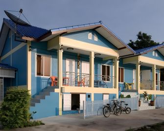 Nubnabnunar Resort - Ko Si Chang - Edificio