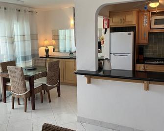1 Bedroom Apartment in Holetown on the beautiful West Coast - Holetown