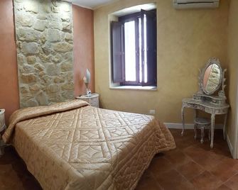B&B I Viaggi Di Edo - Crotone - Schlafzimmer