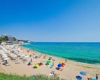 Hotel Amfora - וארנה - חוף