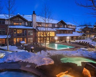 Holiday Get-Away! 2bdrm/2bth Sleeps 8 Condo Ski-In/Ski-Out - Breckenridge - Pool