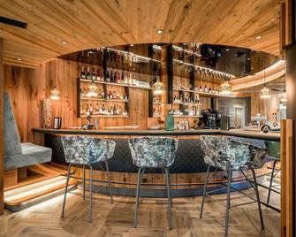 Lumbergerhof Hotel - Grän - Bar