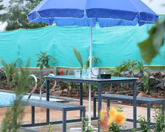 The Nature House - Agro Farm - Murbad - Murbād - Piscina