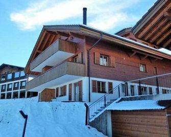 Pfrundmatte holiday flat with panoramic view - Aeschi bei Spiez - Building