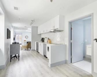 The King Street House By Kasa - Alexandria - Cocina