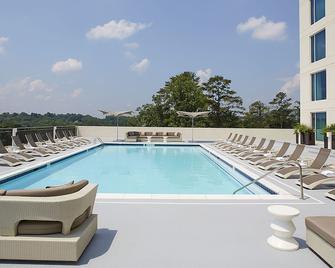 حياو ريجينسي أتلانتا بيريميتر آت فيلا كريستينا - أطلنطا (جورجيا) - حوض السباحة