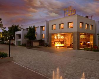 Top3 Lords Resort Bhavnagar - Bhavnagar - Gebäude