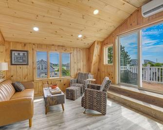 Sea View Loft - Newburyport - Living room