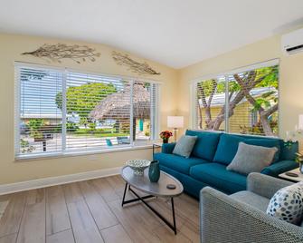 Bay Harbor Lodge - Key Largo - Living room