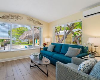 Bay Harbor Lodge - Key Largo - Living room