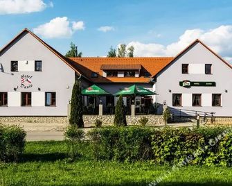 Hotel Hubert - Slavonice - Building