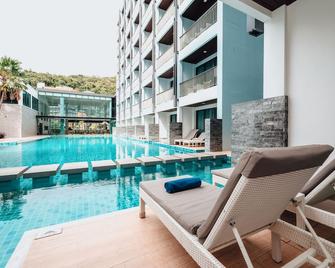 Bluesotel Krabi Ao Nang Beach - Bãi biển Aonang - Bể bơi