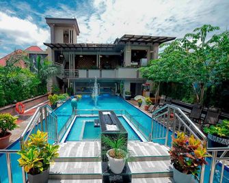 Siwalaze Hotel & Apartment Dodoma - Dodoma - Piscina