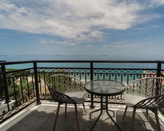Stellatos House - Poros - Balkon