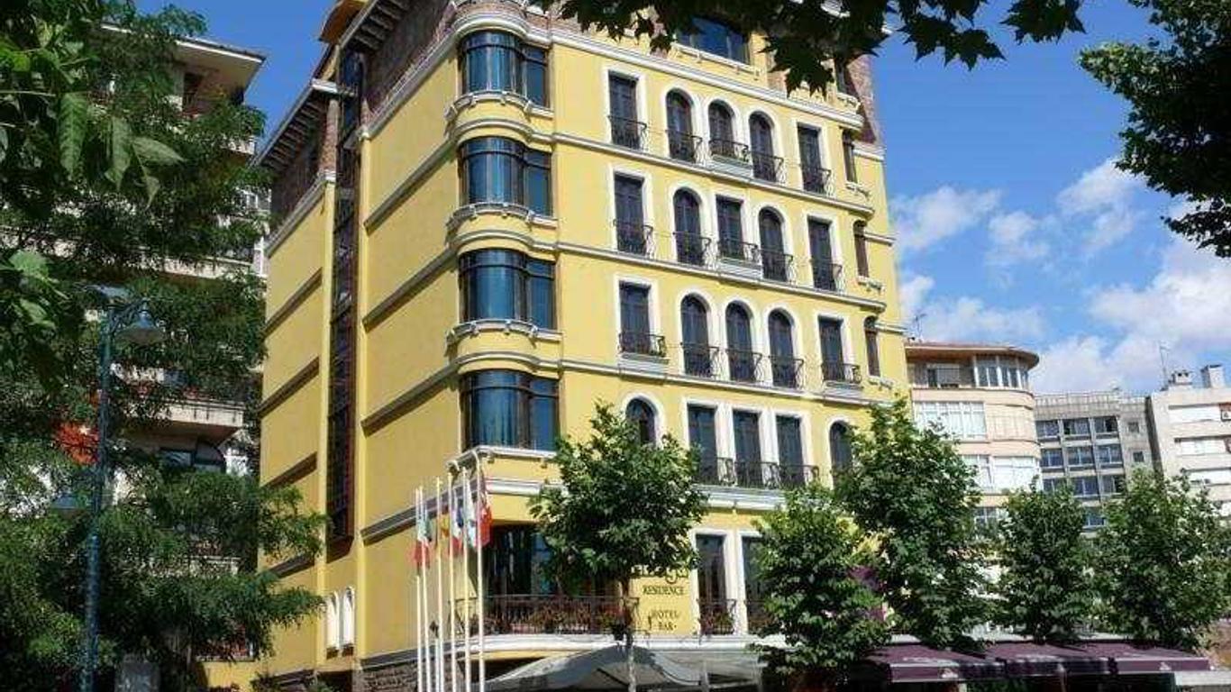 Mega Residence Hotel