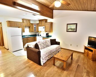 Peach Tree Inn & Suites - פרדריקסברג - סלון