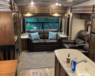 The Up North Experience - Grayling - Huiskamer