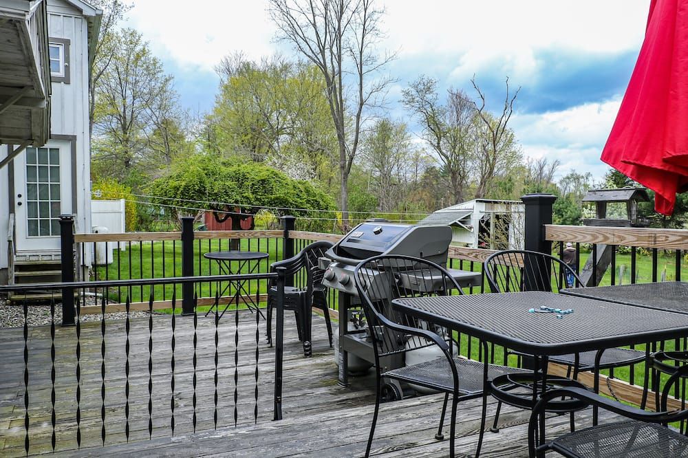 Restored Farm House in quaint Hudson Valley Town of Red Hook, Dutchess County - Red Hook - Patio