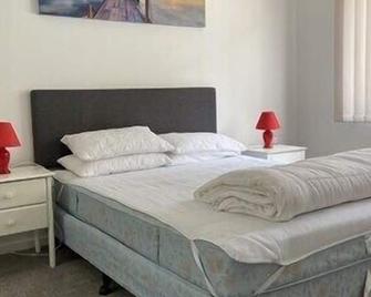 Unit 4, 36 Maurice Avenue, Mallacoota - Mallacoota - Bedroom