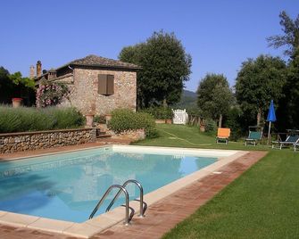 Raspberry Cottage Agriturismo San Luigino, Siena, Monteriggioni, Tuscany, - Monteriggioni - Piscina