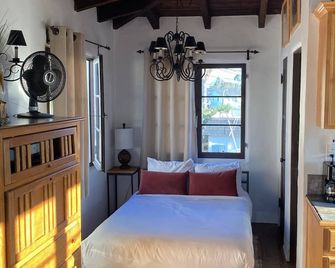 Experience San Clemente's Historic Charm in Our Beautifully Furnished Studio - San Clemente - Sovrum