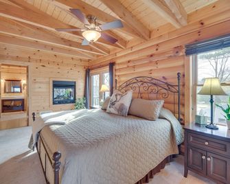 Modern Log Cabin w/ Rec Room, Steps to Lake! - Pine City - Bedroom